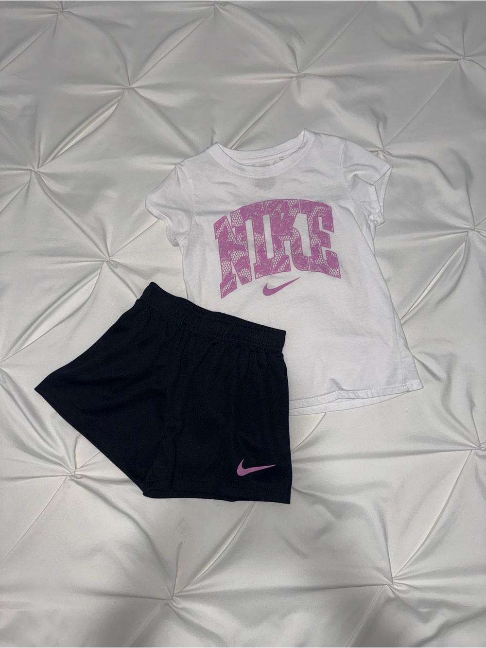 Nike Kids Bottoms Set in White and Black